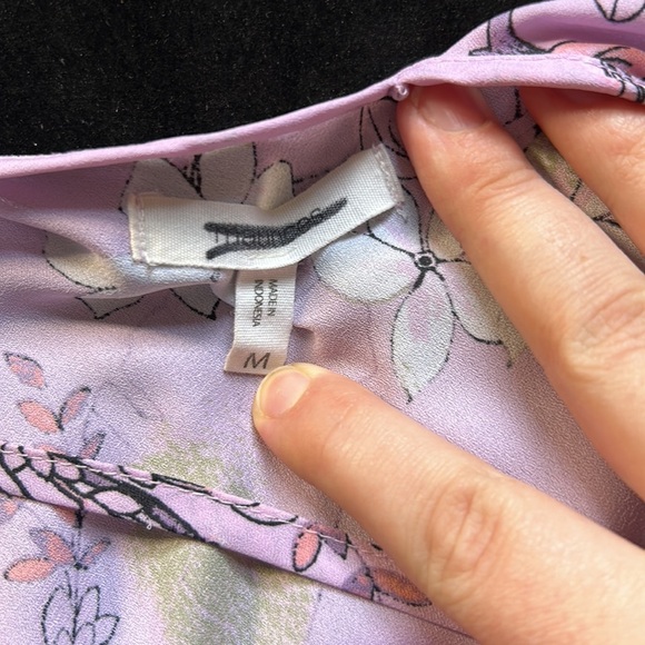 Lightly Used Maurice’s Floral Blouse Size Medium - Picture 3 of 3